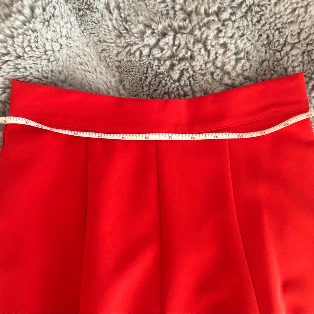 Red skirt - Picture 6 of 6